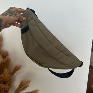 Everlane Crossbody Transit Bag with 3 Sections-Never Used